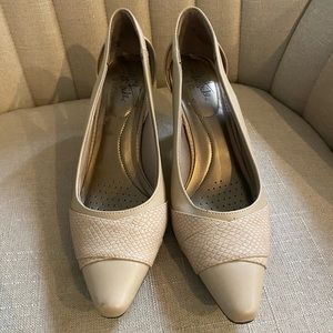 Life Stride Nude Heels